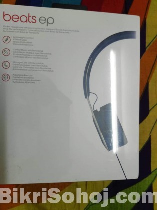 Beats EP on-ear headphones (Unpacked, original)